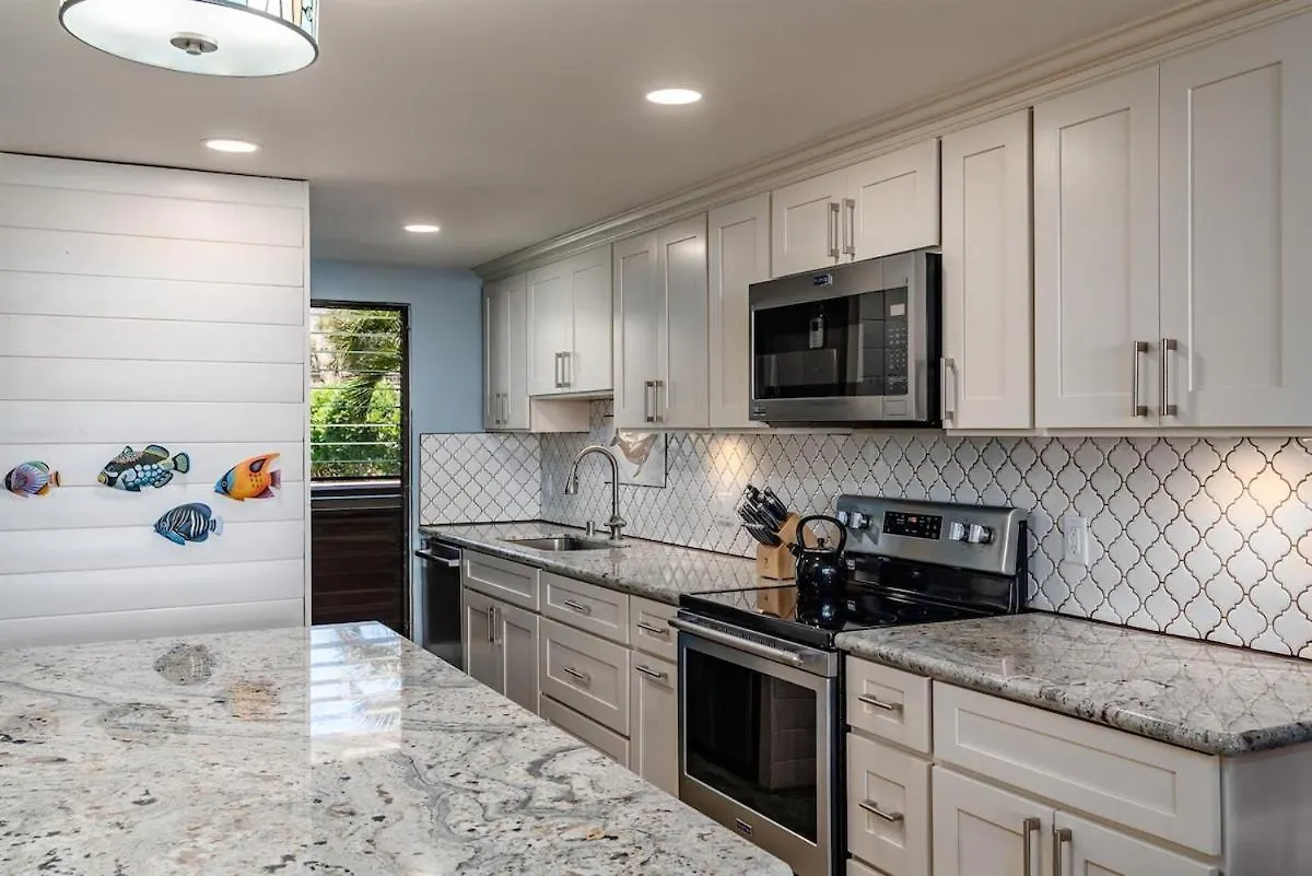 Willa Oceanfront Abode Remodeled In 2021 Sleeps 6 Wailuku